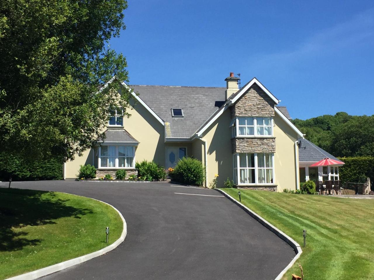 2 Mile Lodge Kenmare Extérieur photo