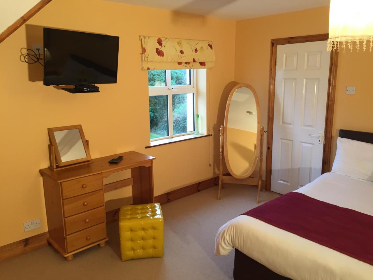 2 Mile Lodge Kenmare Extérieur photo